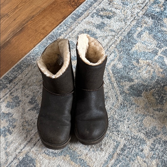 BearPaw Cozy Brown Women’s Boots - Picture 1 of 7